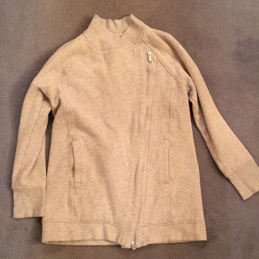 Zip of Lululemon sweater. EUC